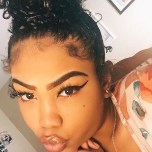 Meet your Posher, Jada